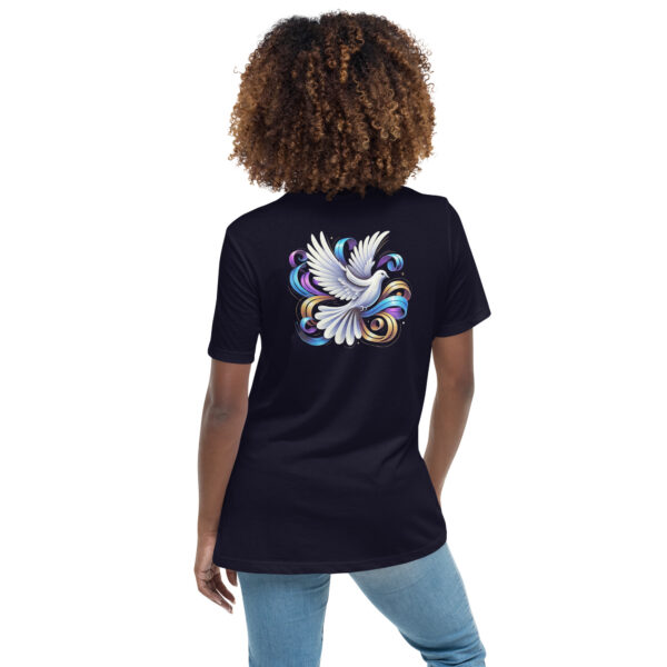 Lockeres Damen-T-Shirt | „Peaceful Elegance“ – Back Print (4 Farben) – Bild 2