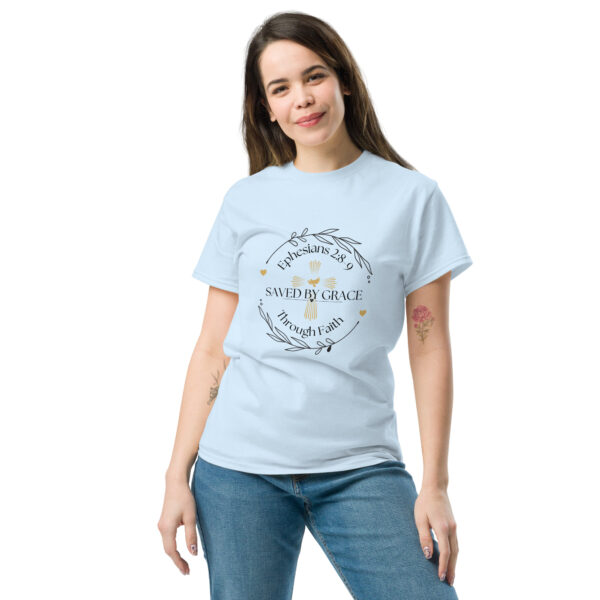 Saved by Grace – Epheser 2,8 | Unisex T-Shirt – Bild 3