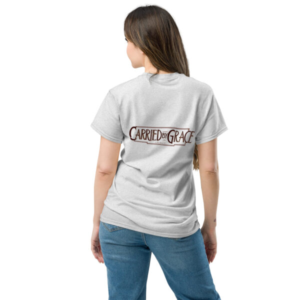 CHEN – Carried by Grace | Unisex T-Shirt mit Hebräisch & Bibelvers – Bild 4