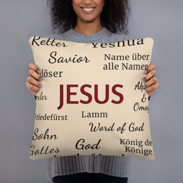 Kissen „Jesus – Name über alle Namen“ mit Alloverdruck
