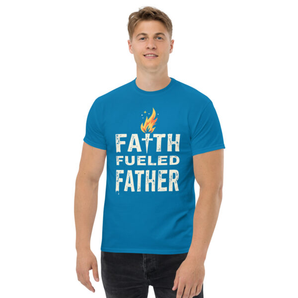 FAITH FUELED FATHER – Christliches Vatertags T-Shirt – Bild 3