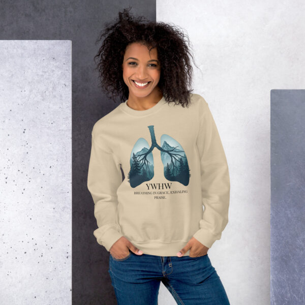 YHWH - Atem der Schöpfung | Unisex Sweater mit Wald-Lungen-Motiv (Frontprint) – Bild 2